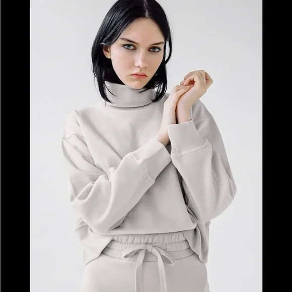 Zara Minimalistic Matching Set - Picture 1 of 10